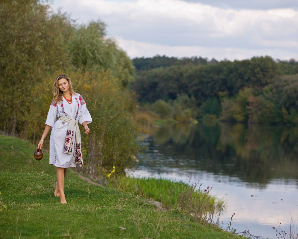 Nude girl Slavic women in Moreno