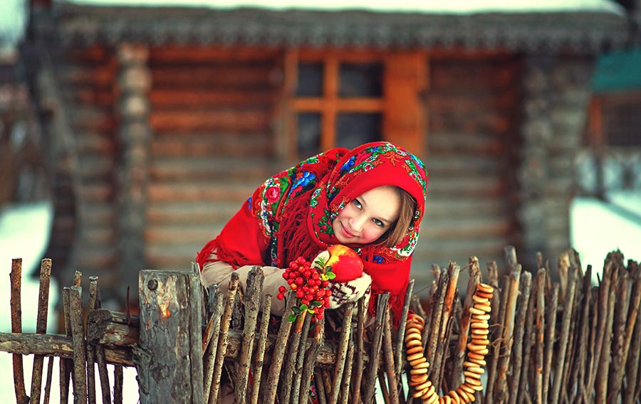 Sexy girl Women in Slavic costumes in Moreno