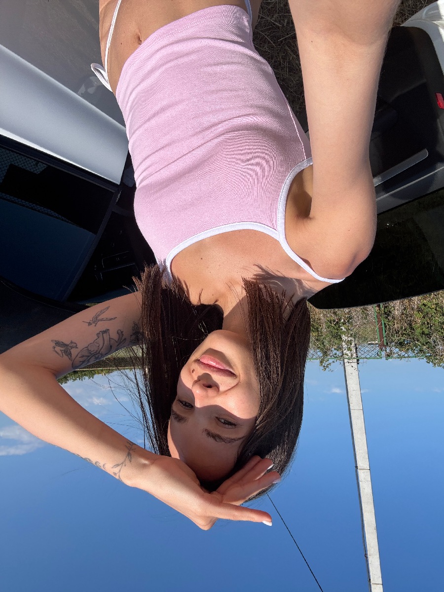 Sexy model Tina in Moreno